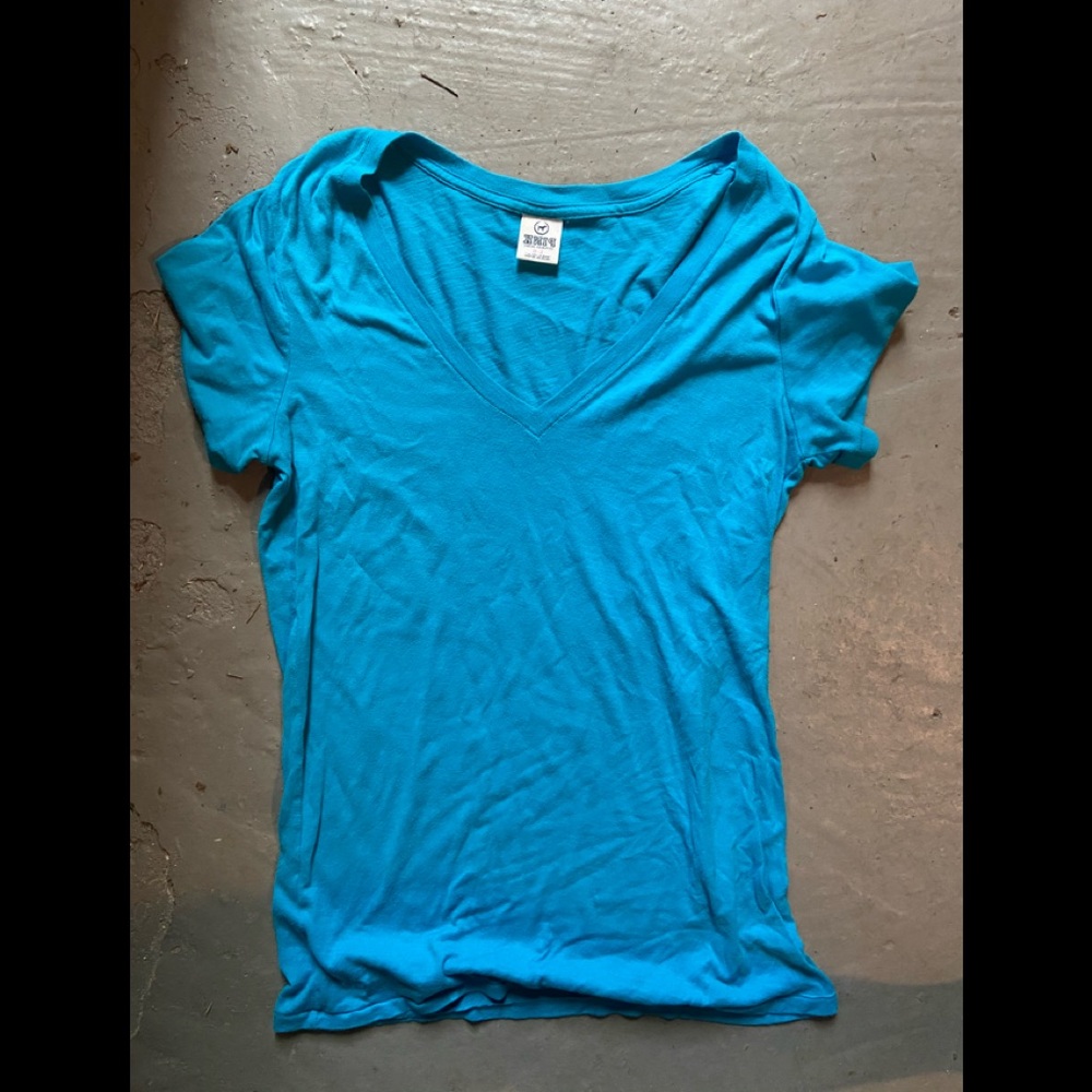 PINK Victoria’s Secret v-neck top